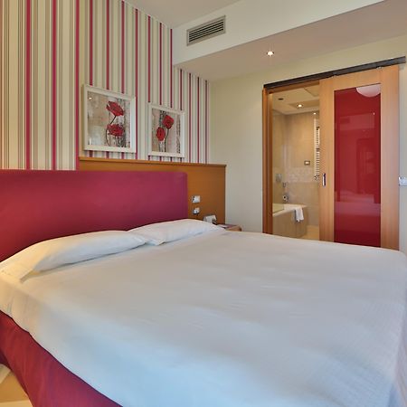 Una Hotels The One Milano Hotel & Residence San Donato Milanese Exterior foto