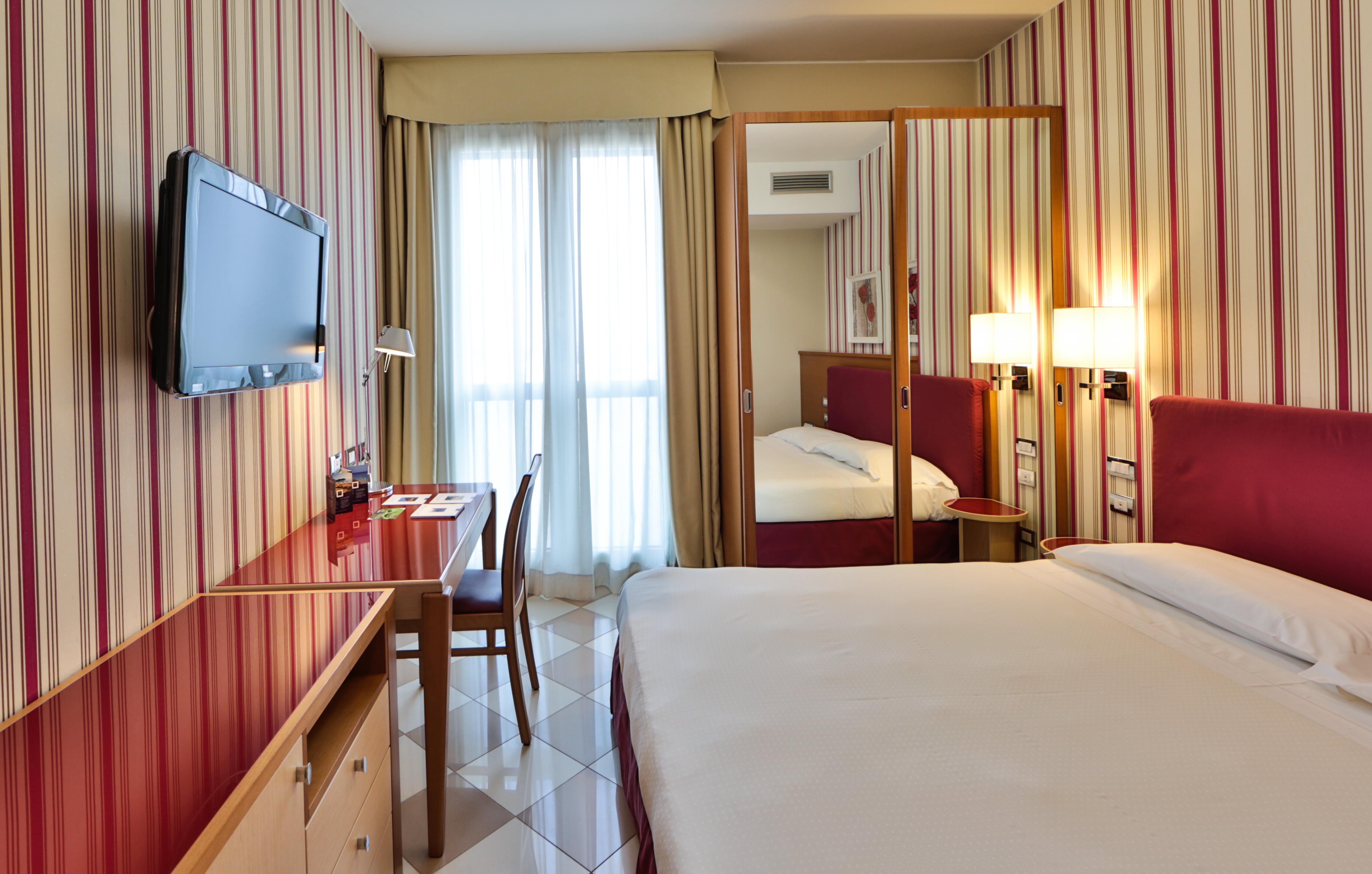 Una Hotels The One Milano Hotel & Residence San Donato Milanese Exterior foto
